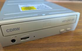 4824p Benq Cdrw Ide Drive - White Bezel Model 48x24x48 Untested