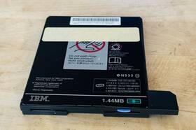 08k9604 Ibm 8k9606 Vintage Slimline Floppy Drive 1.44 N533 Mfd 2002
