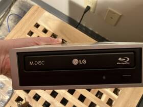Lg 719192624818 M-disc Usb Drive Dvd/blu Ray With Enclosure