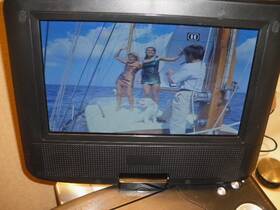 16av008 Onn 7 Inch Swivel Screen. Portable Dvd Player Modell Ona Working