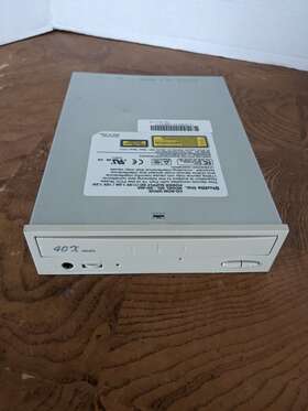 Sd-402 Shuttle Cd-rom Drive 40x Max