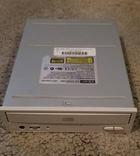 19771000-94 Teac Cd-552e-094 Vintage Dec 2002 Internal Ide Cd-rom Drive Beige