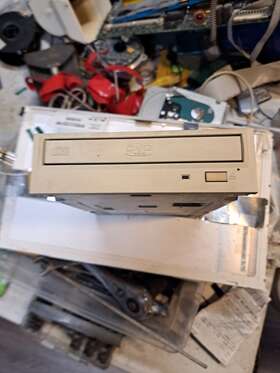 Sd-m1212 Toshiba Dvd-rom Internal Desktop Drive Beige Version No. 002 For Parts