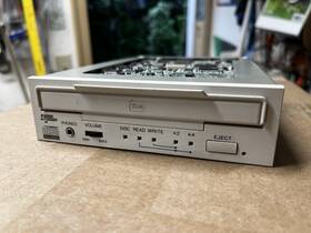 Cdr102 Yamaha Cd-r/rw Scsi Retro Caddy 5.25 Inch Untested