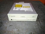 Power Tested Yamaha CRW2200 20-10-40X Cd-rw Beige Optical Drive As-is. Fixed Price $40.00.